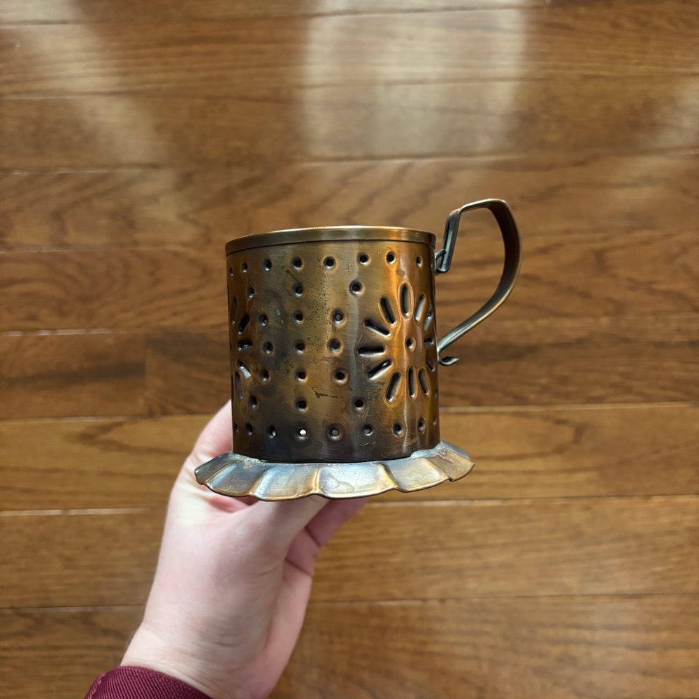 Vintage 70's Pfaltzgraff Ceramic Mugs with Embossed Copper Cup Holders - Picture 4 of 6